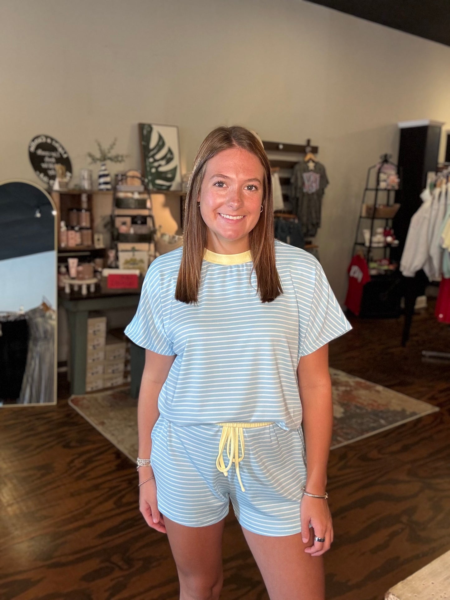 Sky/lemon short set