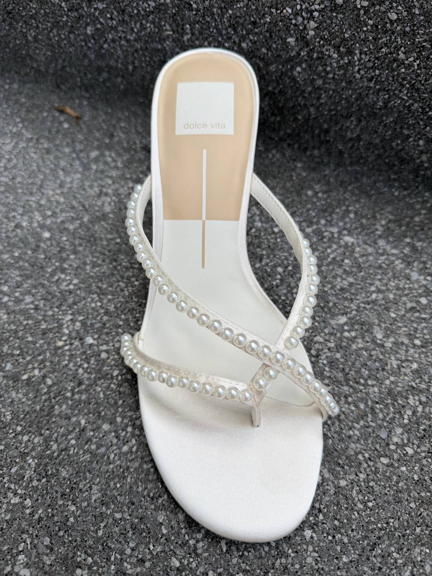 DV Liano pearl kitten heels