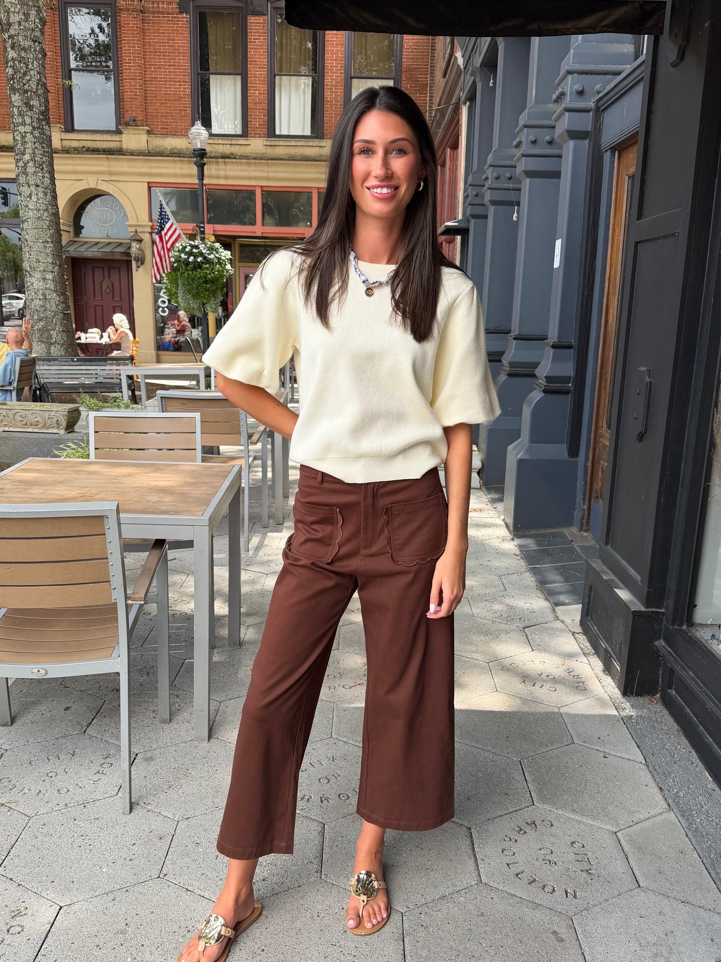 Scallop pocket pants