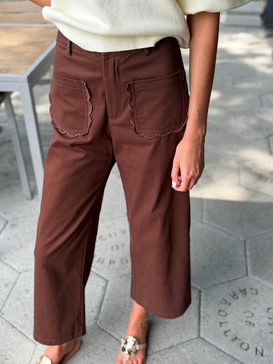 Scallop pocket pants