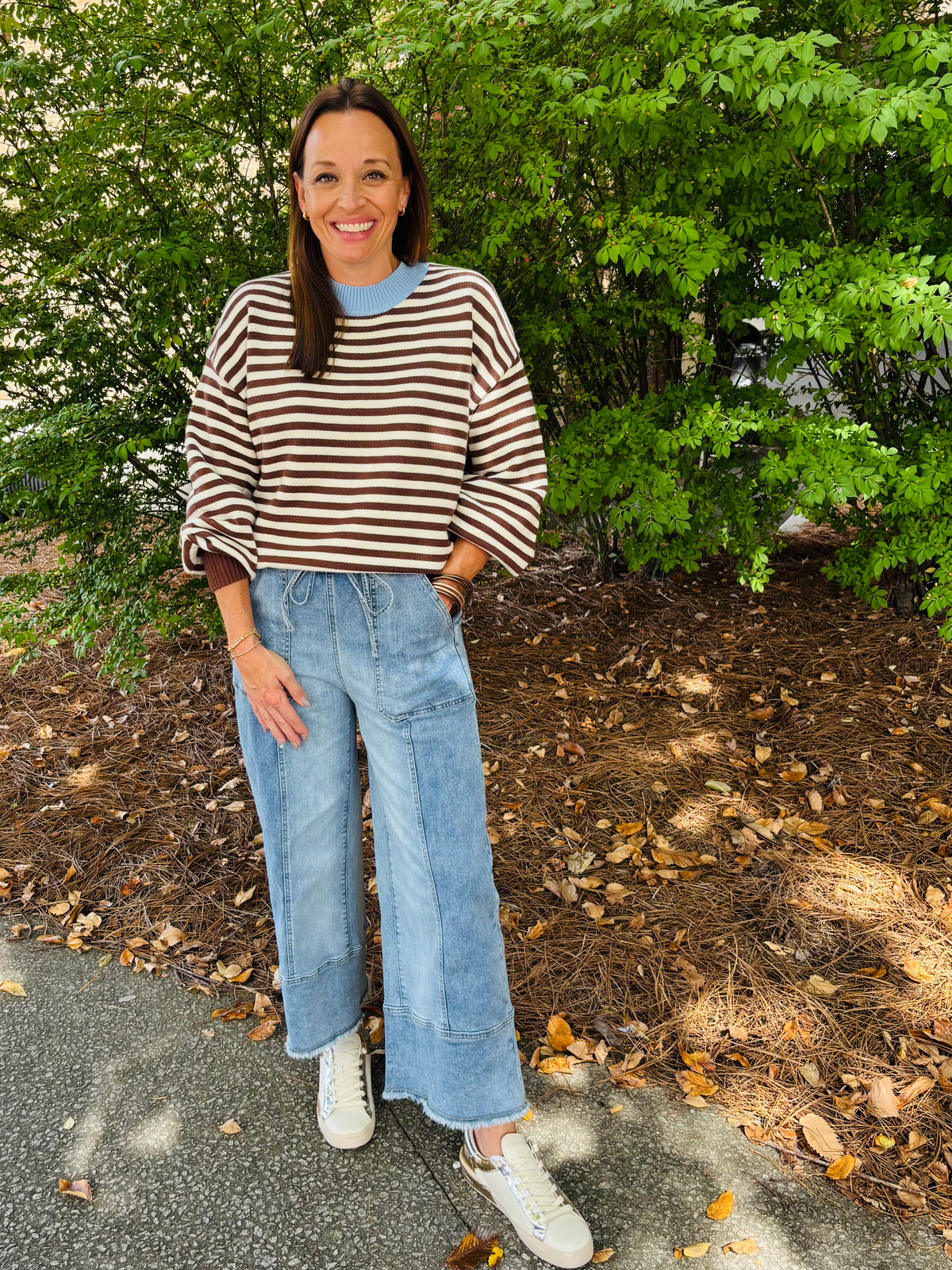 Drawstring wide leg raw jeans