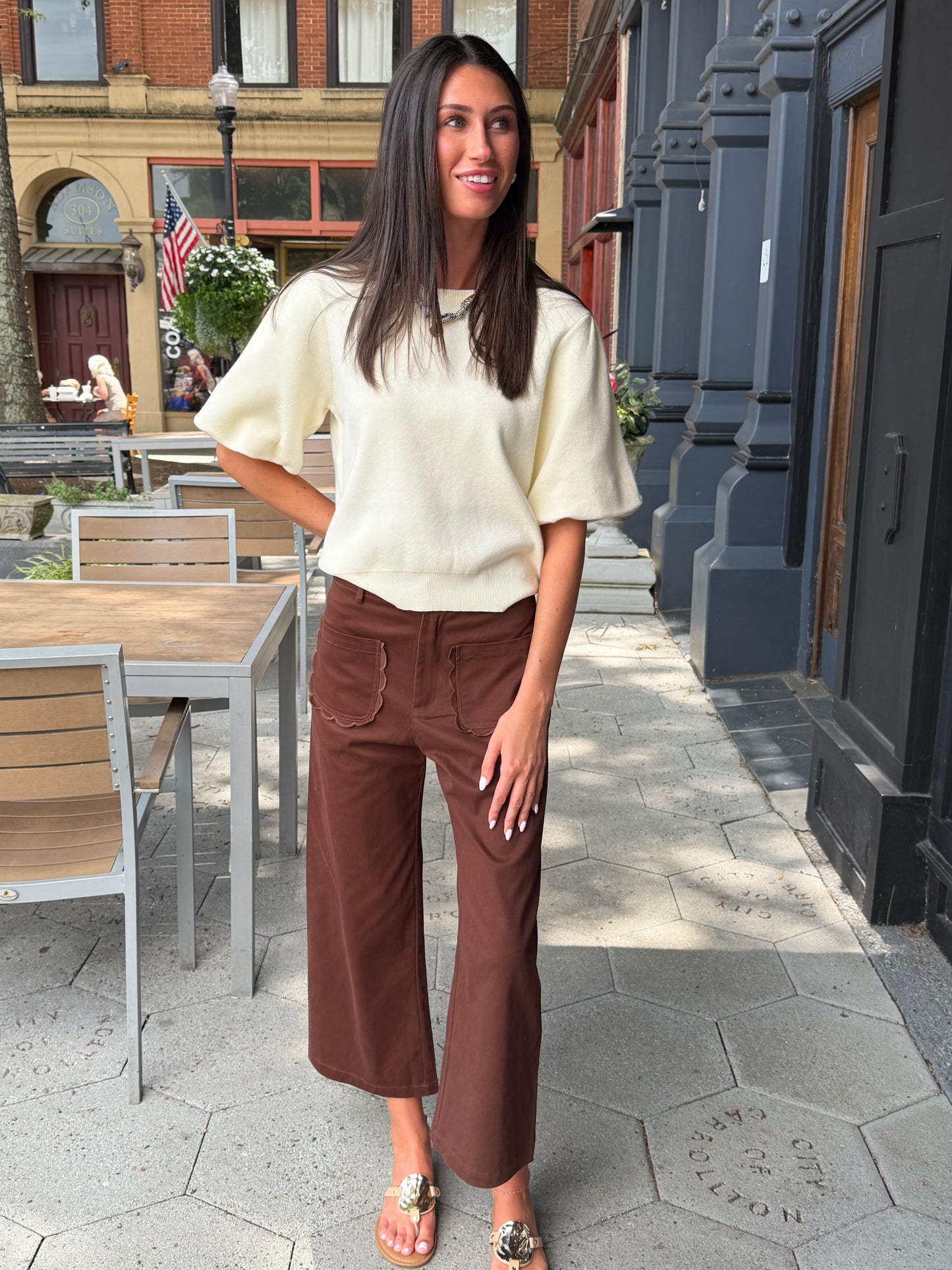 Scallop pocket pants