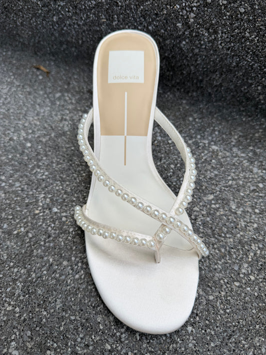 DV Liano pearl kitten heels